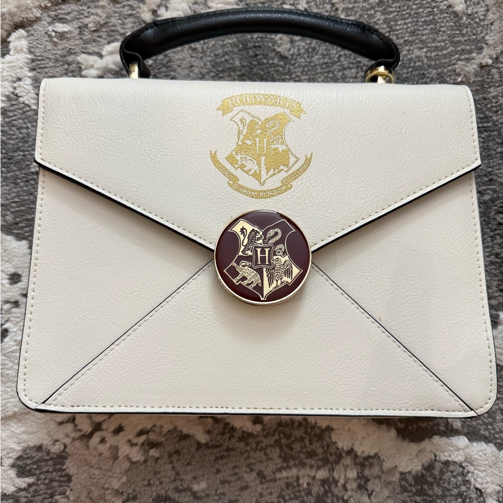 Harry Potter- White and Black Women's Bag with Gold Accents